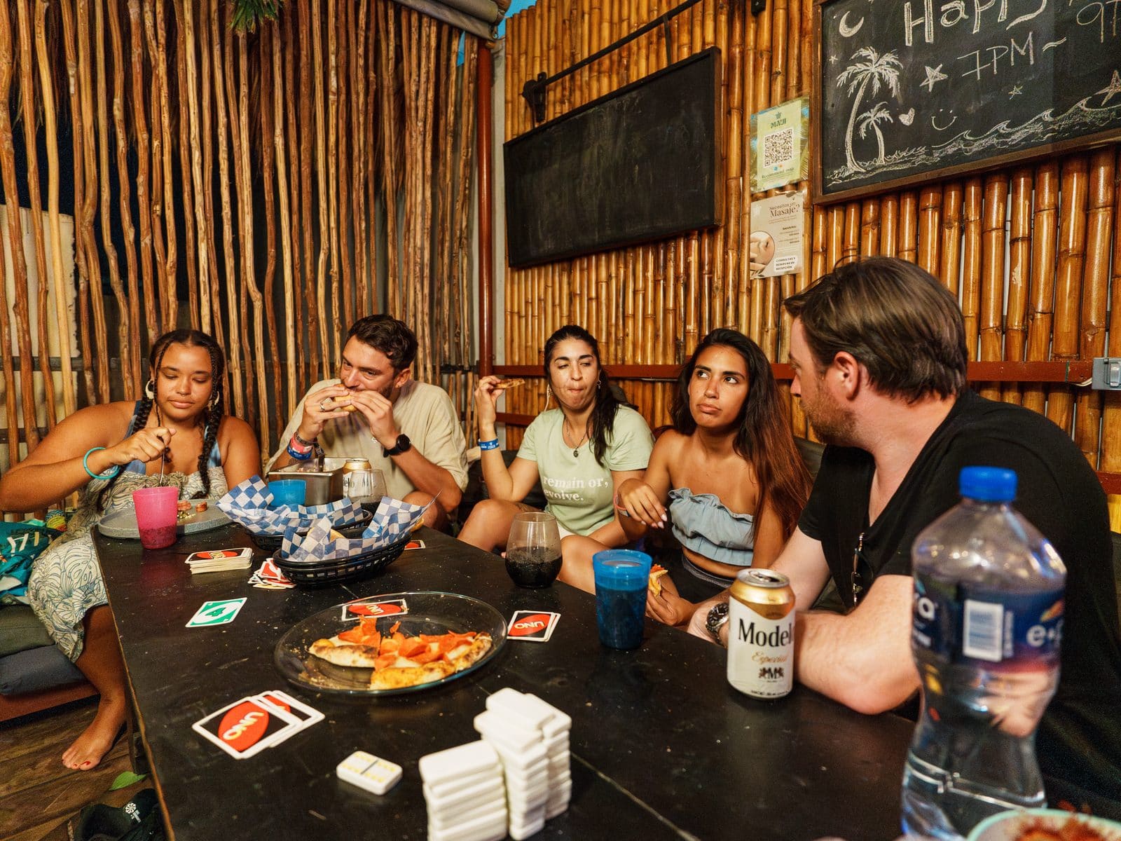 Tulum vs Playa del Carmen para Mochileros (2026): La Guía Honesta
